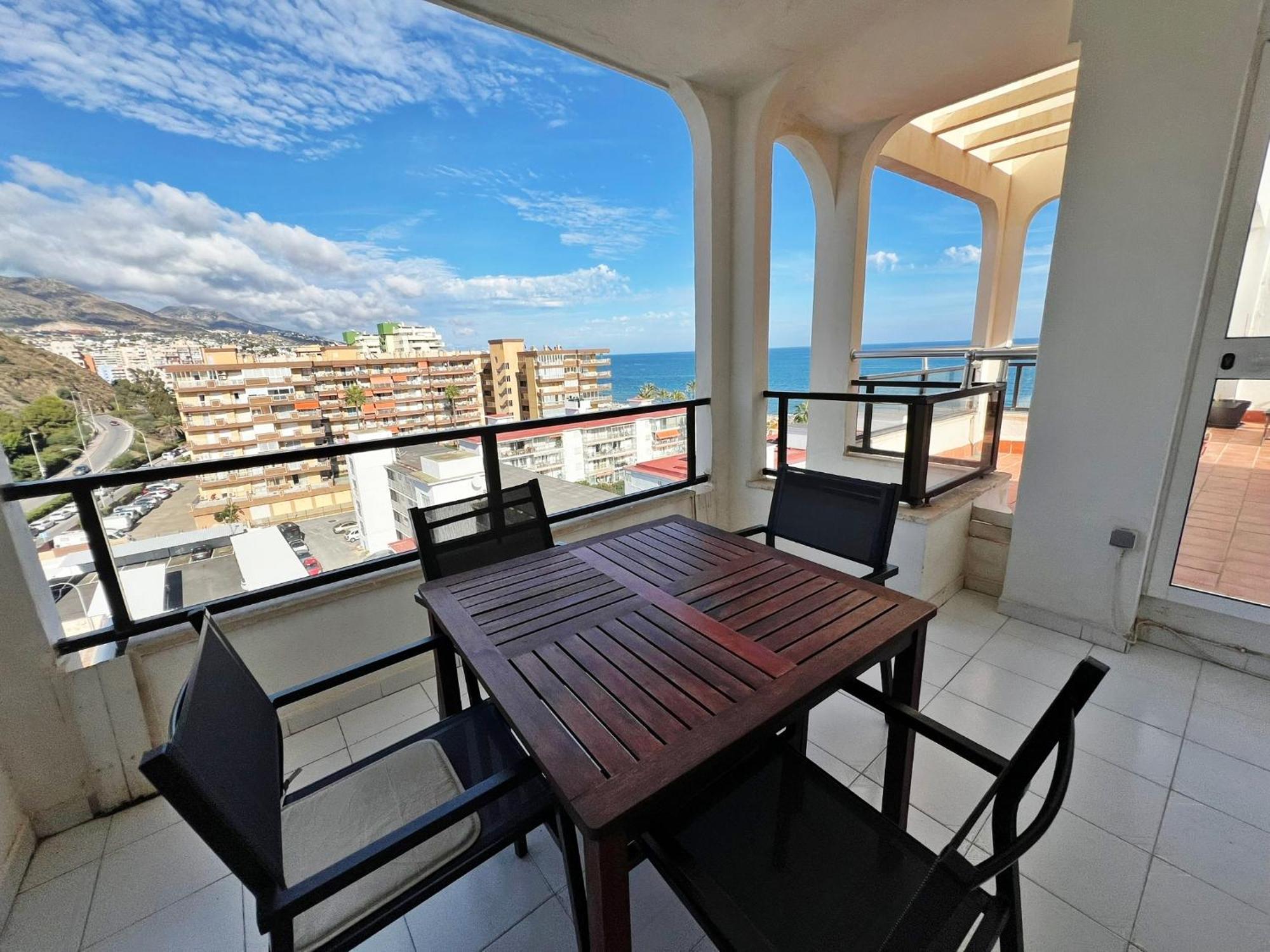 Bonito Atico En Primera Linea De Playa Con Piscina Fuengirola Exterior photo
